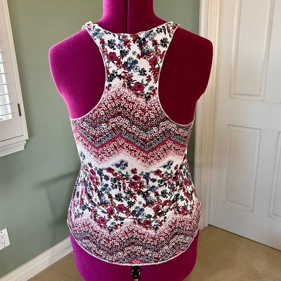 🏈 American Rag Racerback Tank Medium - Picture 2 of 7